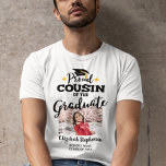 大学院誇りを持ったの写真名のいとこ Tシャツ<br><div class="desc">モダン祝は誇りを持った、このTシャツで卒業した人のTシャツは黒いフォントでコンテンポラリーの「卒業生のいとこの」キャプションを飾り、ゴールデンのタッセルと一緒に卒業キャップを持つ。本Tカスタマイズシャツは卒業生の写真、卒業年、学名のテンプレート欄を編集して簡単に編集できる。このTシャツは、家族のコーディネートが多い「卒業家族マッチングTシャツ」の一部だ。その他のリクエスト、パーソナライズ、色の変カスタム更またはの注文に関して感じは連絡、acherryonthecake@hotmail.comで無料でご連絡ください(1-2の作業日を許可してください)。</div>
