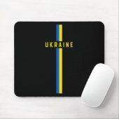 大文字で「UKRAINE」表記のウクライナの縦向き旗 マウスパッド (マウス)