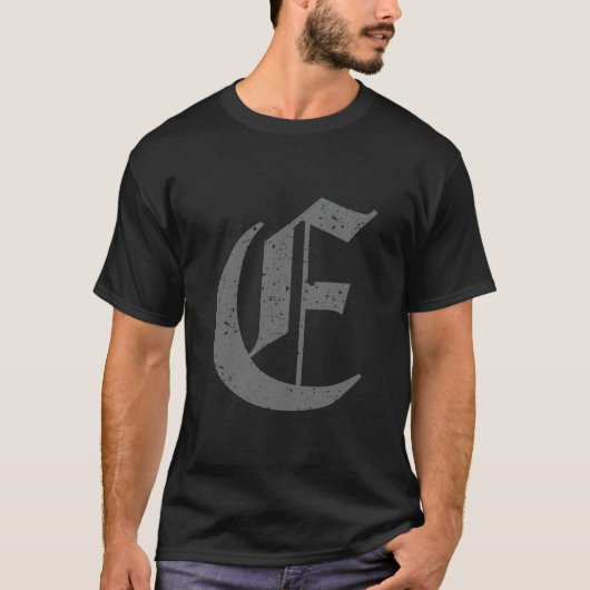 大文字E グランジ Tシャツ (正面)