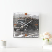 大時計の雨の中のロギングトラック スクエア壁時計 (ホーム)