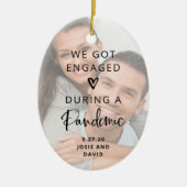 大流行婚約したの間に | 2枚のフォトキープサケ セラミックオーナメント (正面)