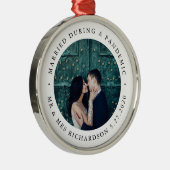 大流行結婚した時に |白黒写真 メタルオーナメント (右)