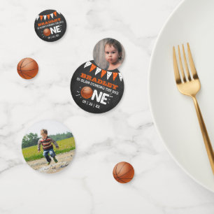 大物をバタンと叩く  バスケットボール1回目の誕生日 コンフェッティ