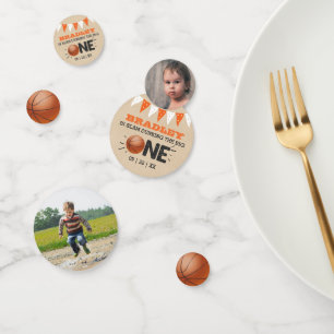 大物をバタンと叩く  バスケットボール1回目の誕生日 コンフェッティ