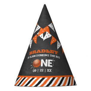 大物をバタンと叩く  バスケットボール1回目の誕生日 パーティーハット