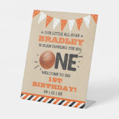 大物をバタンと叩く |バスケットボール1回目の誕生日 台座サイン (正面)