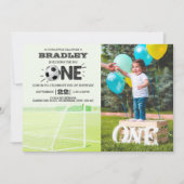 大物を蹴ること |サッカーの最初の誕生日の写真 招待状 (正面)