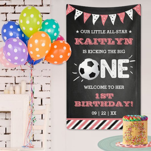 大物を蹴ること |サッカーの最初の誕生日へようこそ 横断幕