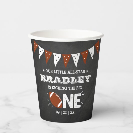 大物を蹴ること |サッカーの誕生日 紙コップ (正面)