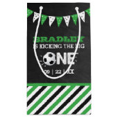 大物を蹴ること |サッカー1回目の誕生日 スモールペーパーバッグ (裏面)