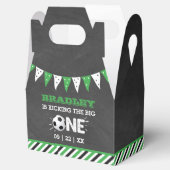 大物を蹴ること |サッカー1回目の誕生日 フェイバーボックス (オープン)