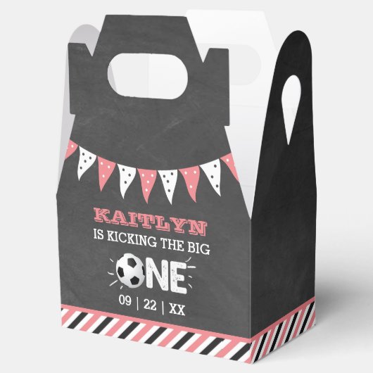 大物を蹴ること |サッカー1回目の誕生日 フェイバーボックス (オープン)