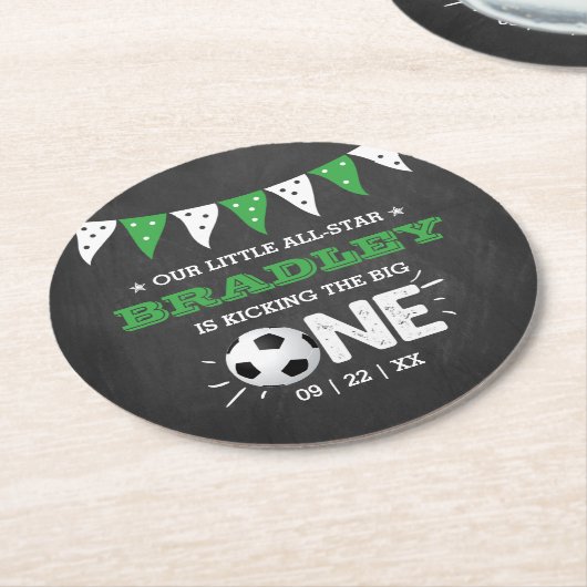 大物を蹴ること |サッカー1回目の誕生日 ラウンドペーパーコースター (アングル)