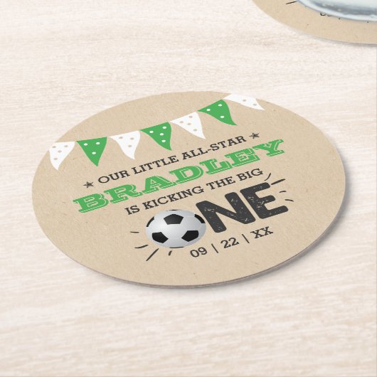 大物を蹴ること |サッカー1回目の誕生日 ラウンドペーパーコースター (アングル)
