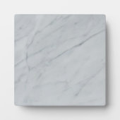 大理石のテーブルの上のプレートとイーゼル フォトプラーク (正面)