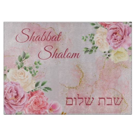 大理石の上のピンクの白いバラ背景の水色 カッティングボード (正面)