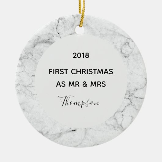 大理石の初めてのクリスマスをミスター&ミセスの個人的な写真として セラミックオーナメント (正面)
