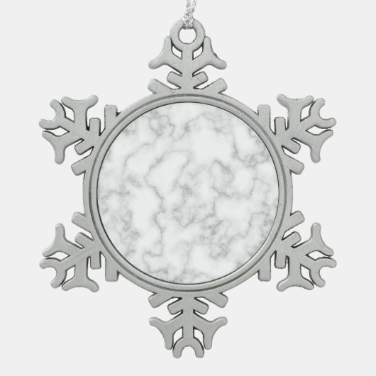 大理石の大理石模様の背景をマーリング スノーフレークピューターオーナメント (正面)