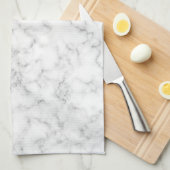 大理石フェイクテクスチャ上の金箔モノグラム キッチンタオル (四つ折り)