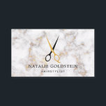 大理石ブラックと金ゴールドはさみヘアスタイリスト 名刺<br><div class="desc">白いエレガント金ゴールドの大理石の背景にフェイクは、2ラインの文字が黒で塗りつぶされたスタイリストのシヤと黒のペアが付カスタムいている。カスタマイズ後ろ連絡詳細お手伝いもしが必要な場合、または特別なリクエストがある場合にメッセージを表示する。</div>