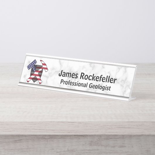 大理石プリントの地質学者のロックハンマーのロゴ(米国) デスクネームプレート (正面)