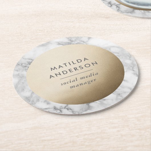 大理石モダンミニマルと金ゴールドの幾何学的 ラウンドペーパーコースター (アングル)