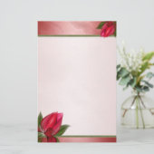 大理石模様をつけられたピンクの赤い開花 便箋 (スタンド正面)