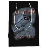 大目を見張る – テクノ – ディストピアのストリートウェアデザイン ミディアムペーパーバッグ (正面)