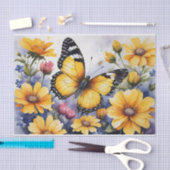 大素晴らしきな黄色い花の中の蝶 薄葉紙 (クラフト)