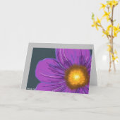 大紫色の花グリーティングカード カード (黄色い花)
