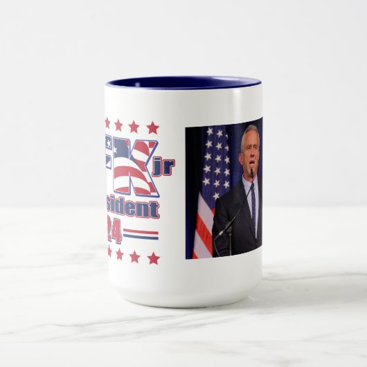 大統領のRFK マグカップ (中央)
