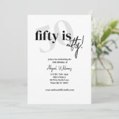 大胆なタイポグラフィーとカリグラフィー 50 おしゃれな誕生日 招待状 (スタンド正面)