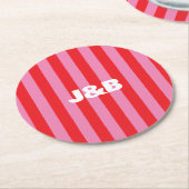 大胆なタイポグラフィ、ピンクと赤の結婚式 ラウンドペーパーコースター (アングル)