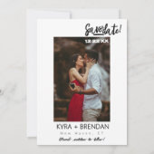 大胆なデザインの写真全体を使ったモダンなスクリプト セーブザデート (裏面)