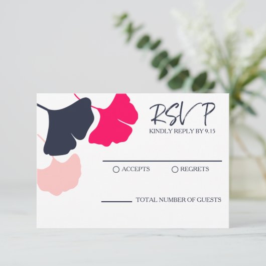 大胆なモダン ネイビー、ピンクの銀杏の葉 ウェディング RSVP (スタンド正面)