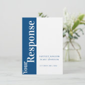 大胆な青と白のテキスト ウェディング返信 RSVP 招待状 (スタンド正面)