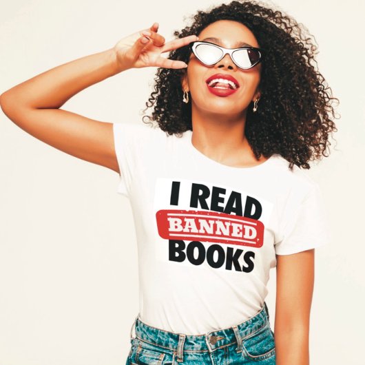 大胆な「検閲された本を読んだ」本好きな人 Tシャツ