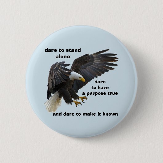 大胆に一人で立ち上がるアメリカのBald Eagle版 缶バッジ (正面)