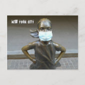 大胆不敵な女の子が顔マスクを着て – NYC Hはがき ポストカード (正面)