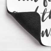 大胆不敵な女性の引用文モダンスクリプトタイポグラフィ マウスパッド (コーナー)