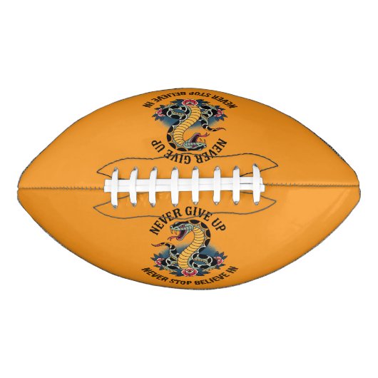 大胆不敵な精神はっきりした：ヘビとバラのアートワーク アメリカンフットボール (正面)