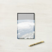 大西洋にハリケーン・ドリアン海。 ポストイット (デスク上)