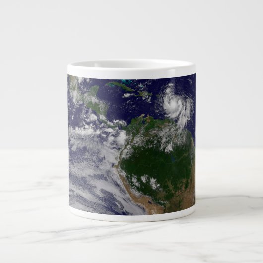 大西洋の熱帯性嵐のある完全な地球 ジャンボコーヒーマグカップ (正面)