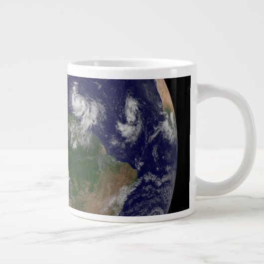 大西洋の熱帯性嵐のある完全な地球 ジャンボコーヒーマグカップ (右)