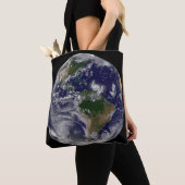 大西洋の熱帯性嵐のある完全な地球 トートバッグ (クローズアップ)