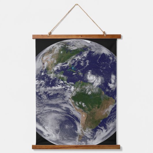 大西洋の熱帯性嵐のある完全な地球 吊り下げ型タペストリー (正面)
