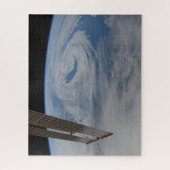 大西洋中部低気圧システム。 ジグソーパズル (縦)