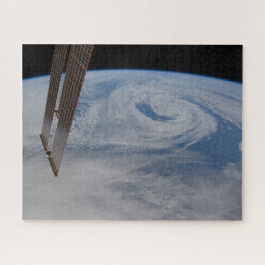 大西洋中部低気圧システム。 ジグソーパズル (横)