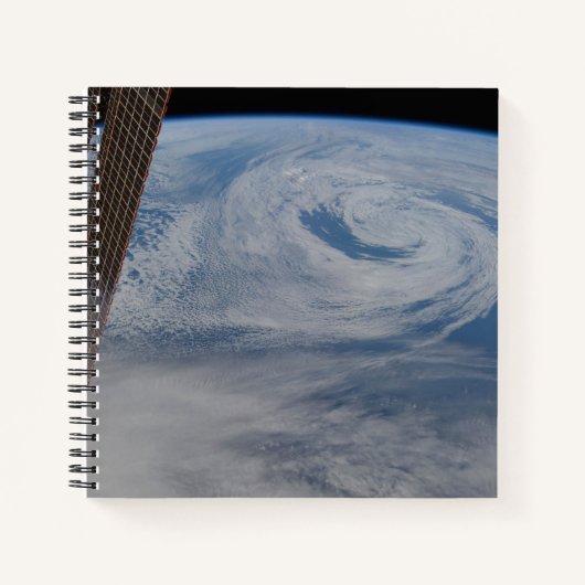 大西洋中部低気圧システム。 ノートブック (正面)