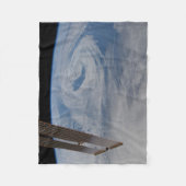 大西洋中部低気圧システム。 フリースブランケット (正面)